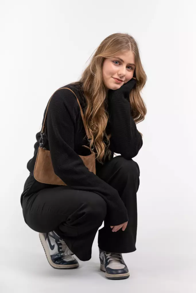 Photographe portraits professionnels pour un book Ariane Et Cassandre BD 1491 Copie Resultat 683x1024