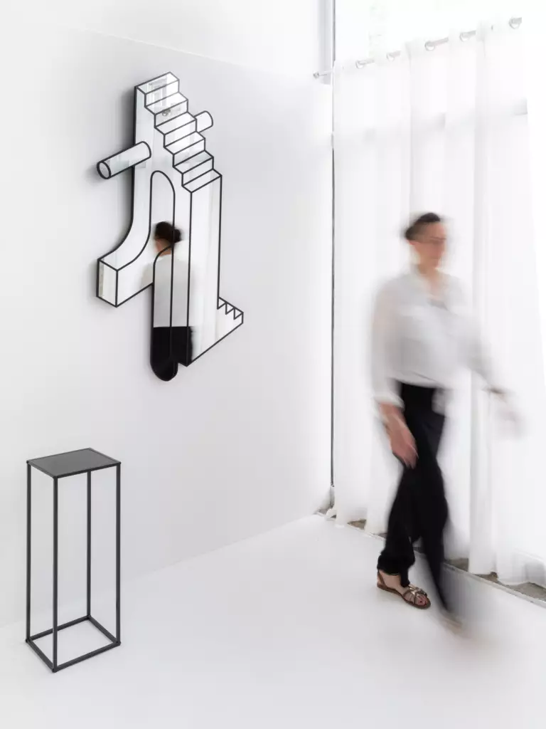 Photographe publicité et produits : mise en valeur des miroirs du designer AdriAn Blanc Ooshot Pondy Studio BD 10 Resultat 768x1024