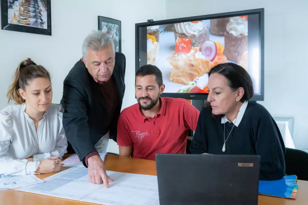 Photographe de reportage métiers : Prestal Prestal Cuisine Et Equipes BD 4281 Resultat 1024x683