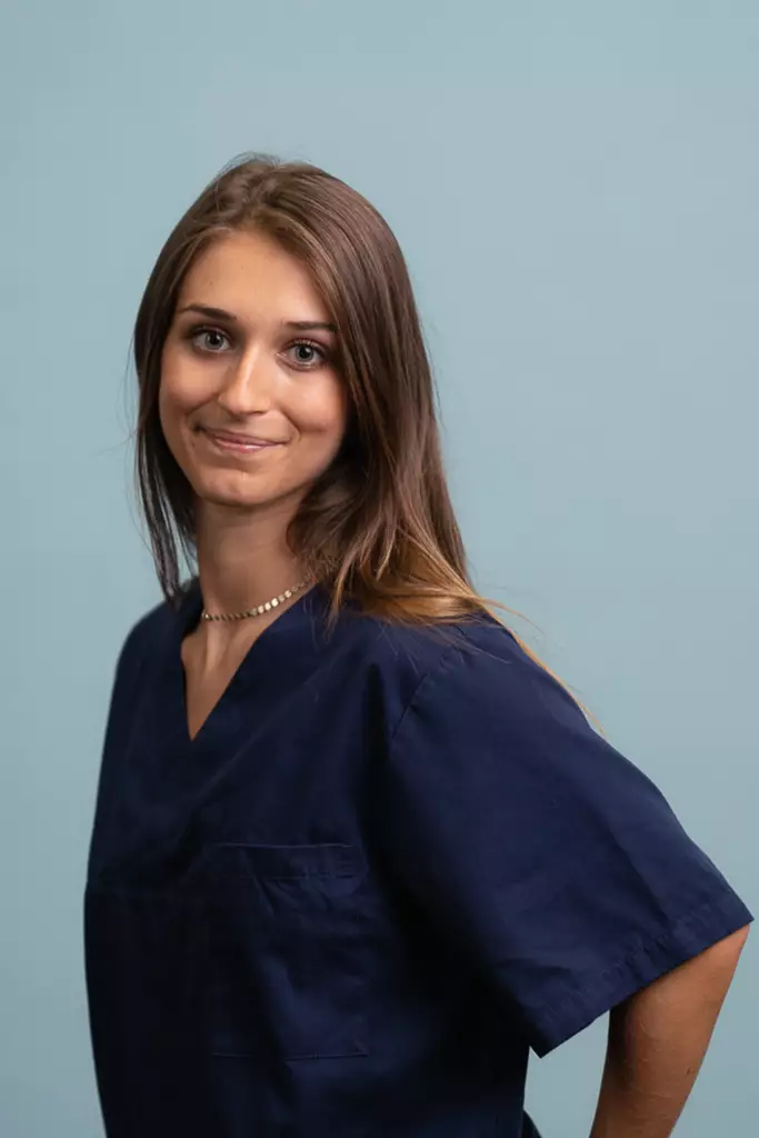 Photographe portraits professionnels Trombinoscope pour une clinique dentaire Sathonay Portraits BD 02843 Resultat 683x1024