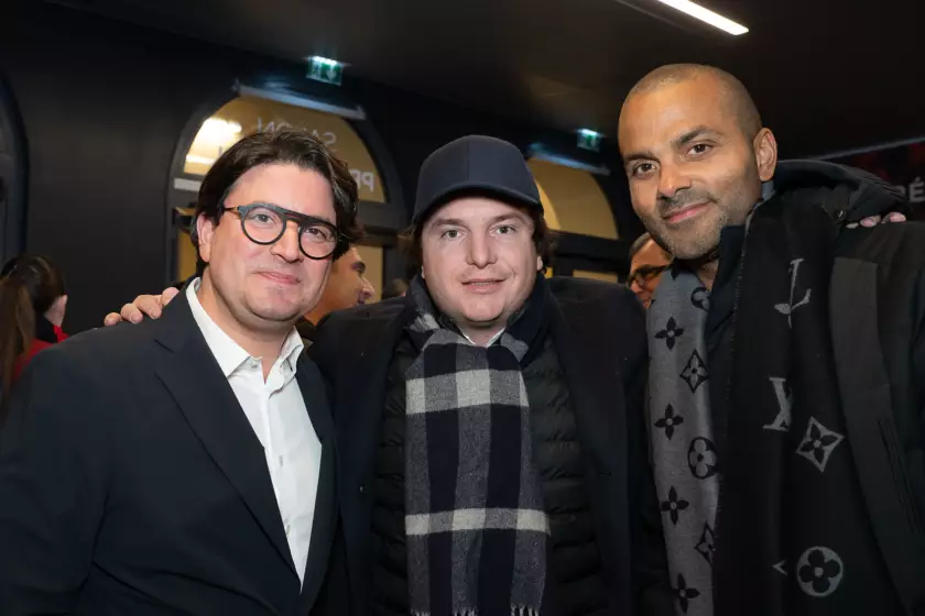 Photographie d'invités prestigieux à la tribune présidentielle du Lou Rugby : Marc-Antoine Ginon, Président du Lou et Tony Parker